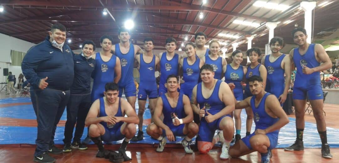 UAS clasificados en luchas al Nacional