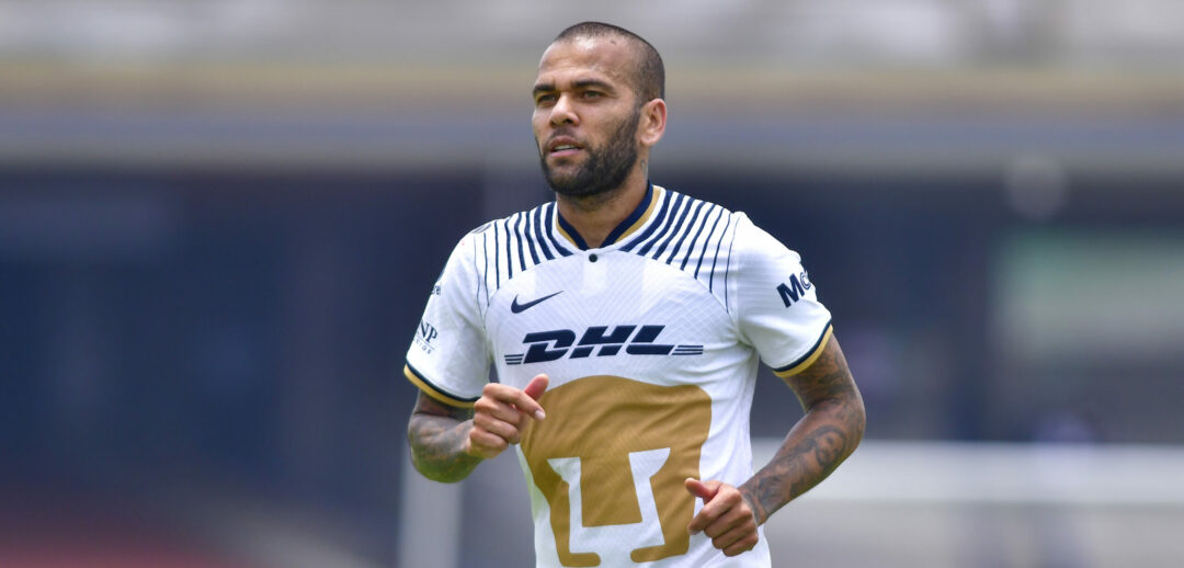 DANI ALVES BUSCA SU PRIMER TRIUNFO CON LOS PUMAS