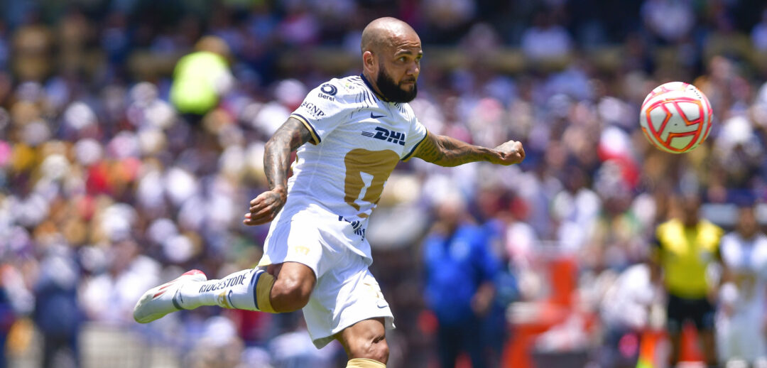 DANI ALVES Y LOS PUMAS ENFRENTAN MAÑANA AL AMÉRICA