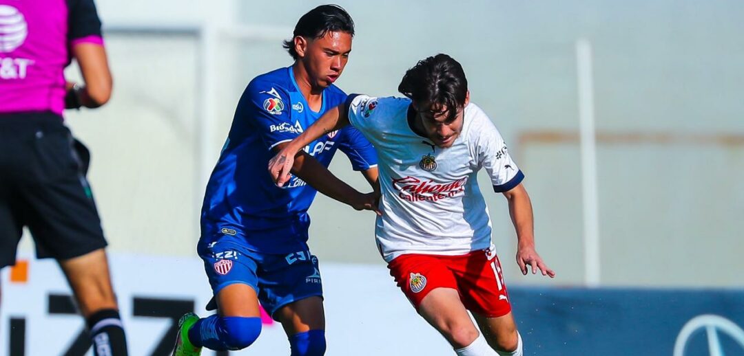 EL CANELO ANGULO SUMÓ MINUTOS CON AL SUB-20 DE CHIVAS