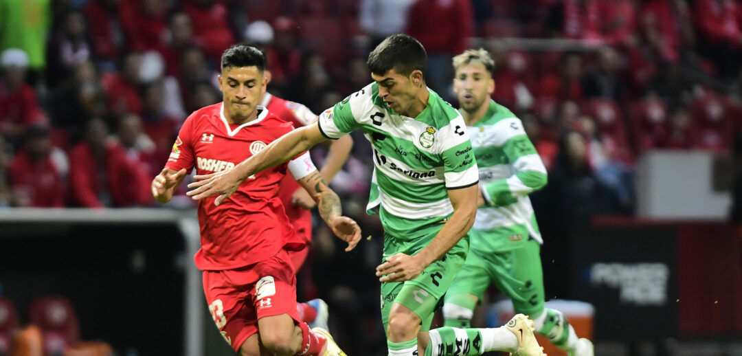 TOLUCA Y SANTOS VAN POR EL BOLETO A SEMIS
