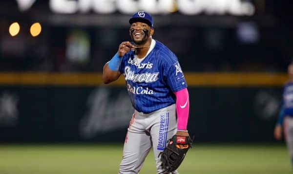 LOS YAQUIS LE PEGARON A CHARROS EN EL INICIO DE LA SEGUNDA VUELTA
