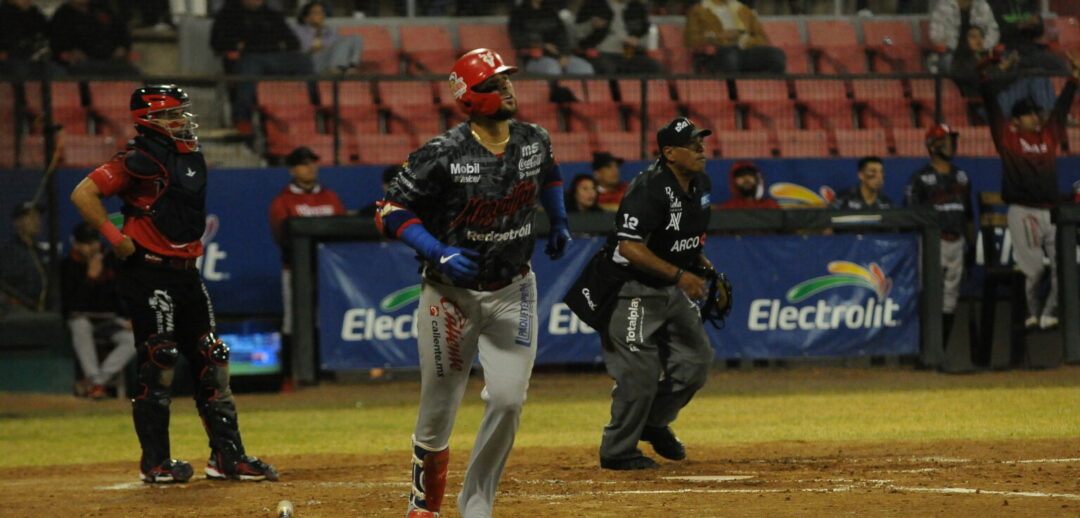 VENADOS BLANQUEÓ A MAYOS