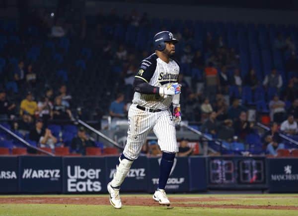 EN LLUVIA DE CARRERAS, SULTANES SE IMPONE A LOS MAYOS