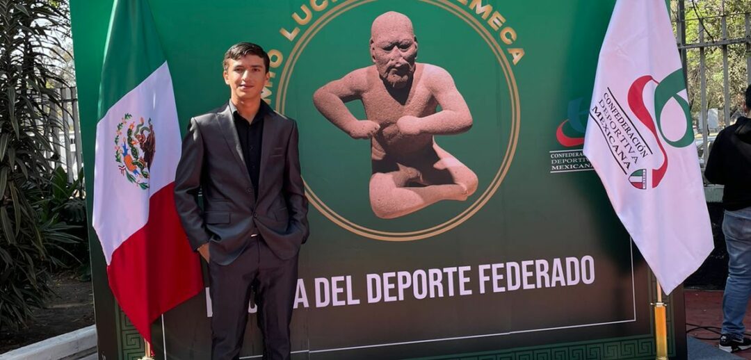 EZEQUIEL RIVERA RECIBIÓ EL PREMIO LUCHADOR OLMECA EN LA CDMX