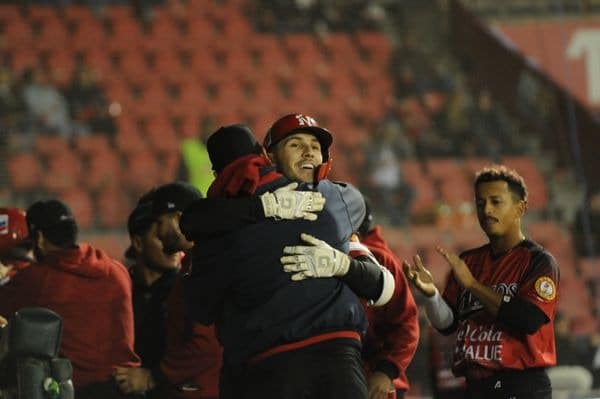 LOS MAYOS GANAN EN EL ESTRENO DE MATÍAS CARRILLO
