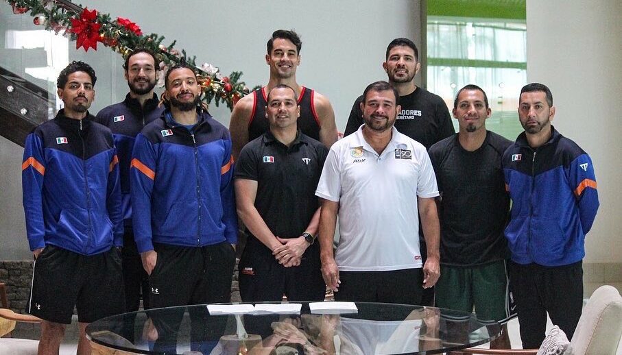 OMAR QUINTERO FIRMA CON EL TRI DE BALONCESTO HASTA EL 2027