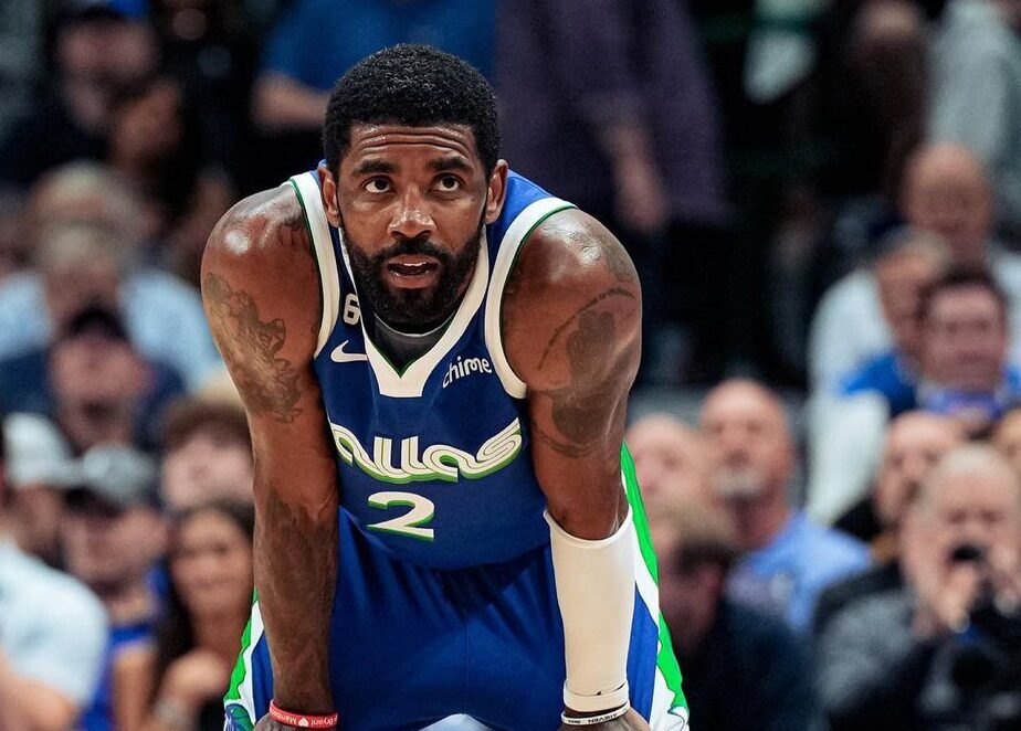KYRIE IRVING RENOVÓ CON LOS DALLAS MAVERICKS