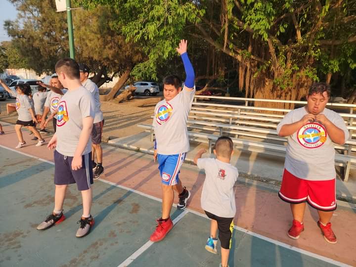 PIRATAS PREPARA CONVIVENCIA CON LOS SUPER HÉROES