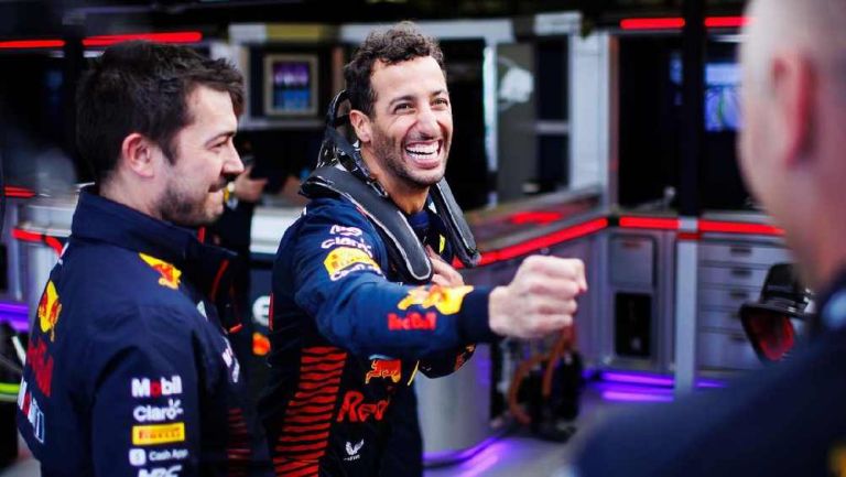 EL PILOTO AUSTRALIANO DANIEL RICCIARDO VA POR EL CHECO PÉREZ