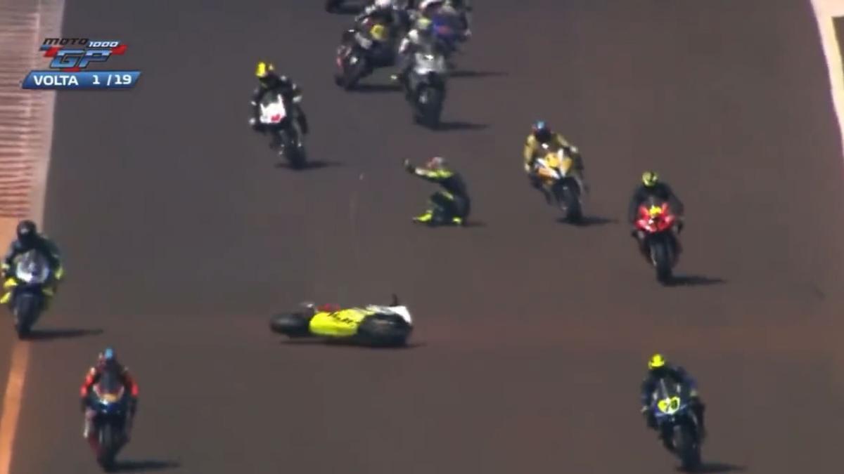 FATIDICO ACCIDENTE EN CAMPEONATO DE MOTOS DE BRASIL