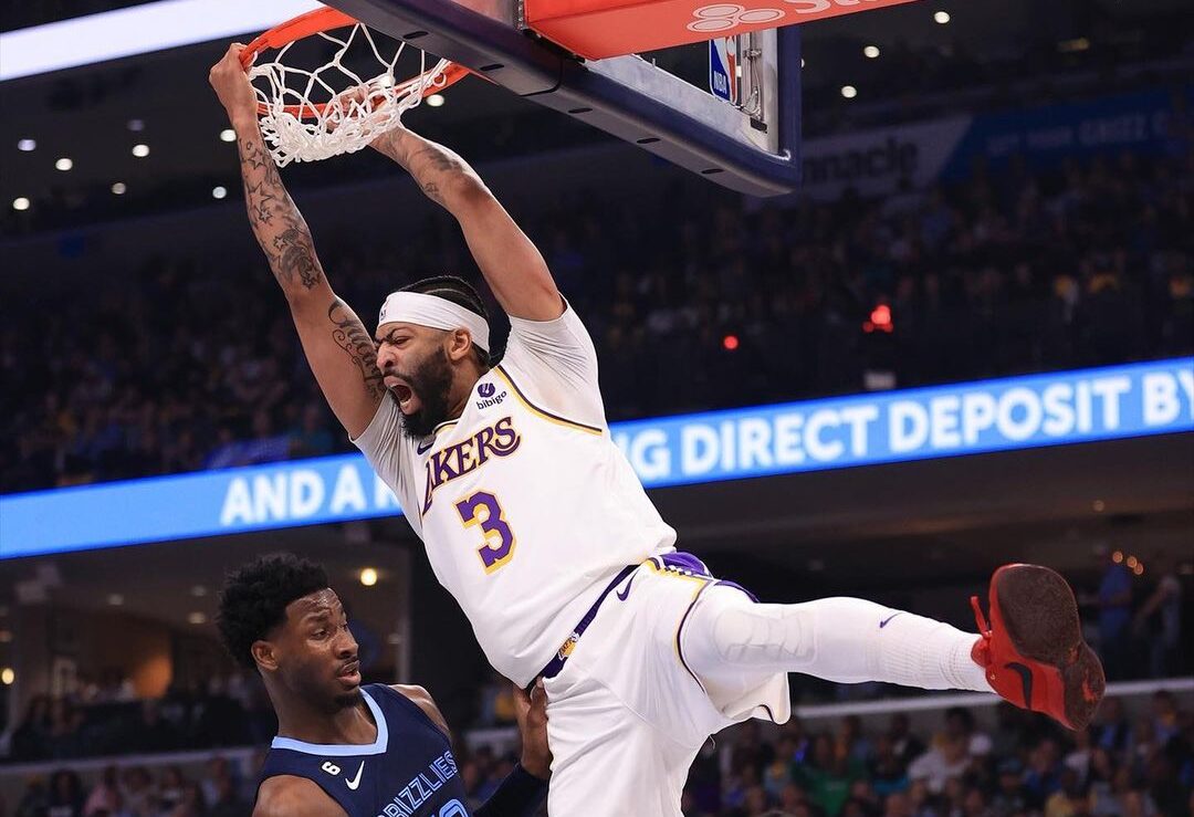 LOS LAKERS JUGARÁN EL PRIMER ENCUENTRO DE LA TEMPORADA REGULAR ANTE DENVER