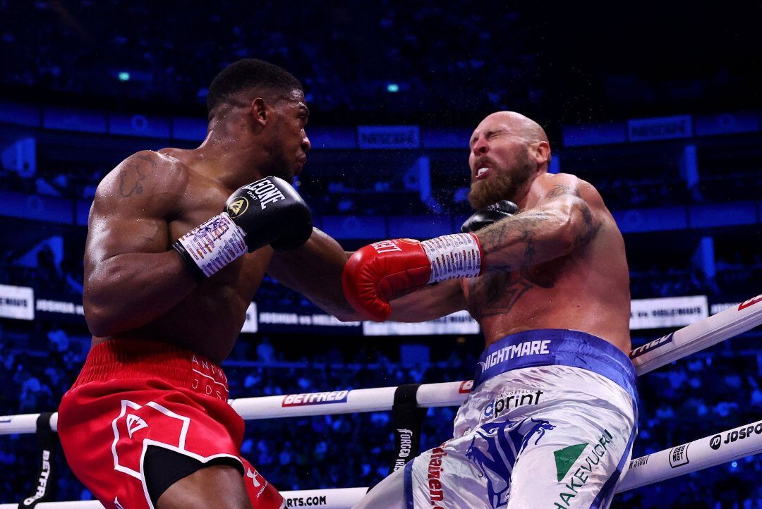 JOSHUA NOQUEÓ A HELENIUS EN EL SÉPTIMO ROUND
