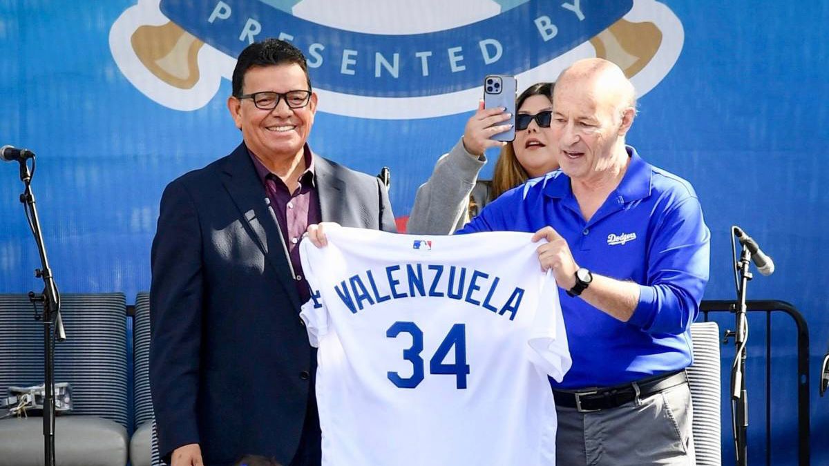 fernando valenzuela jersey retirement