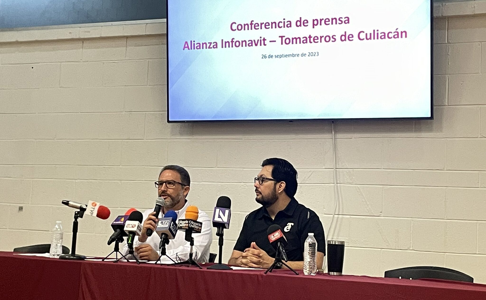 CONFERENCIA TOMATEROS INFONAVIT