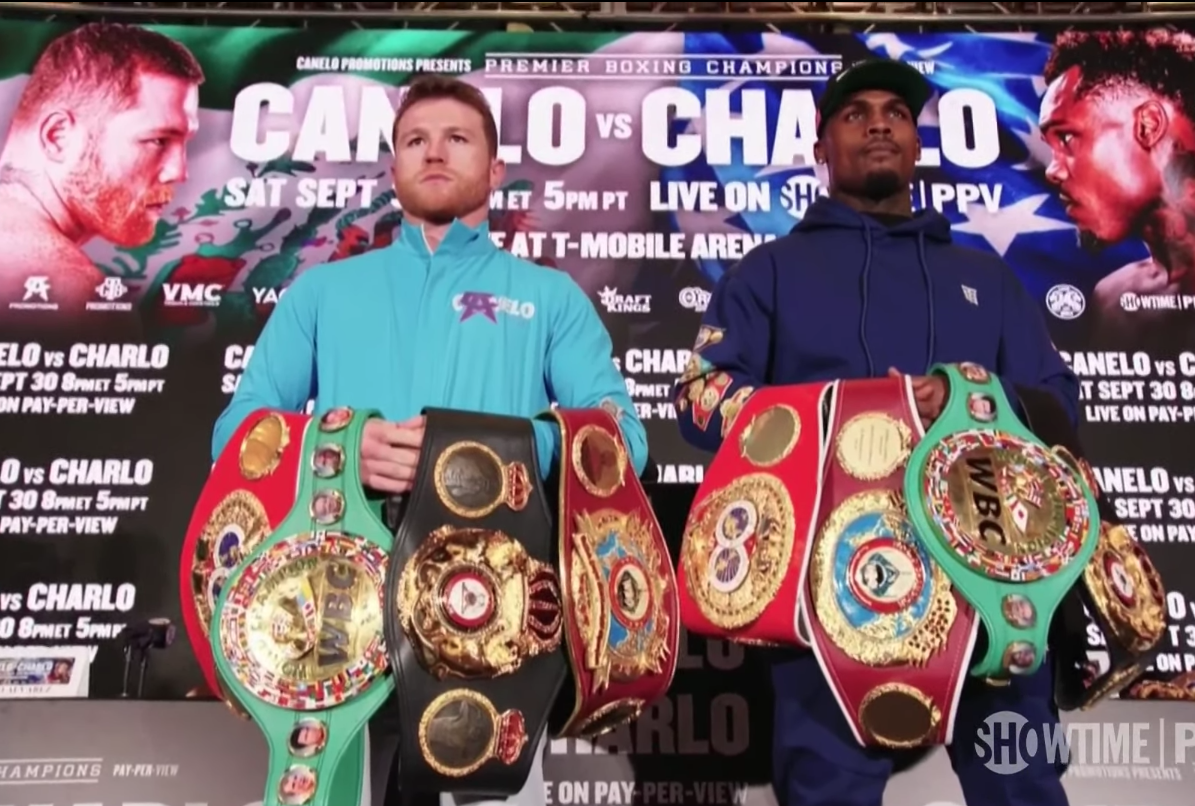'CANELO' ÁLVAREZ Y JERMELL CHARLO, DURANTE LA CONFERENCIA DE PRENSA