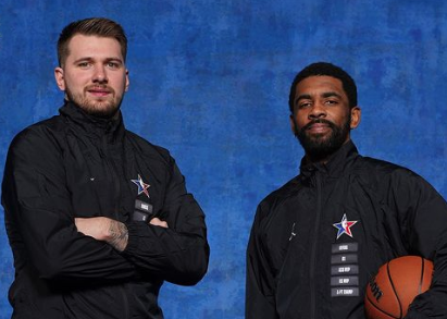 LUKA DONCIC Y KYRIE IRVING DURANTE EL JUEGO DE ESTRELLAS DE LA TEMPORADA PASADA