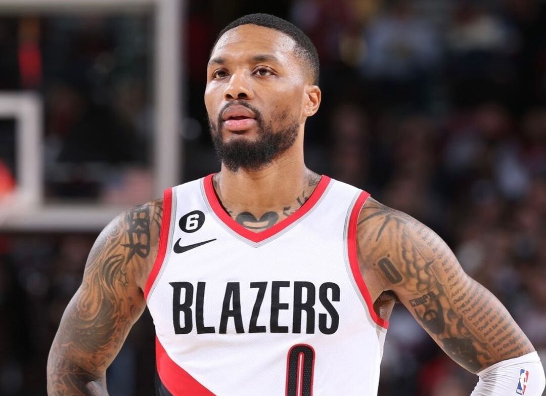 DAMIAN LILLARD DURANTE UN PARTIDO CON LOS TRAIL BLAZERS DE PORTLAND