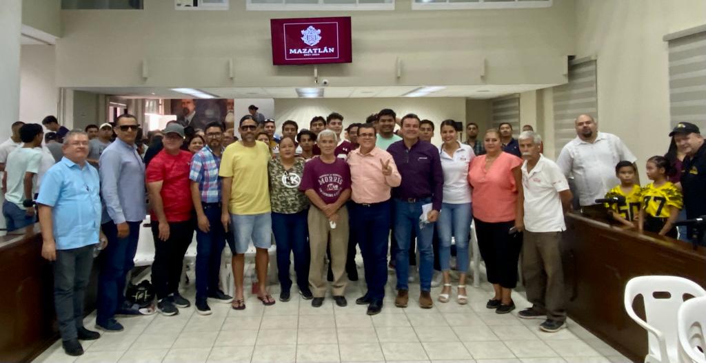 EDGAR GONZÁLEZ PRESENTA PROGRAMA MÁS DEPORTE MENOS CONSUMO