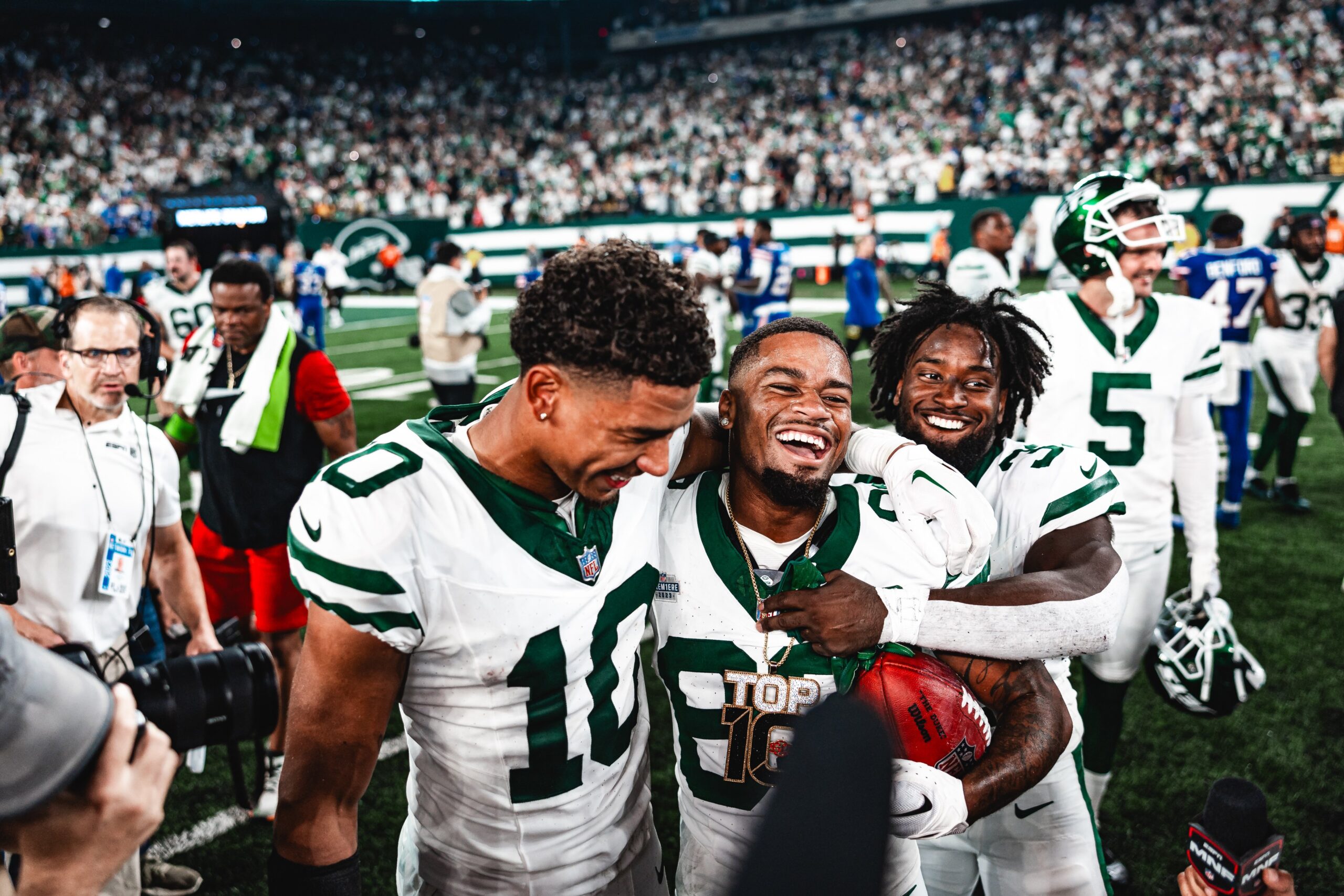 LOS JETS FESTEJAN LA VICTORIA SOBRE LOS BILLS