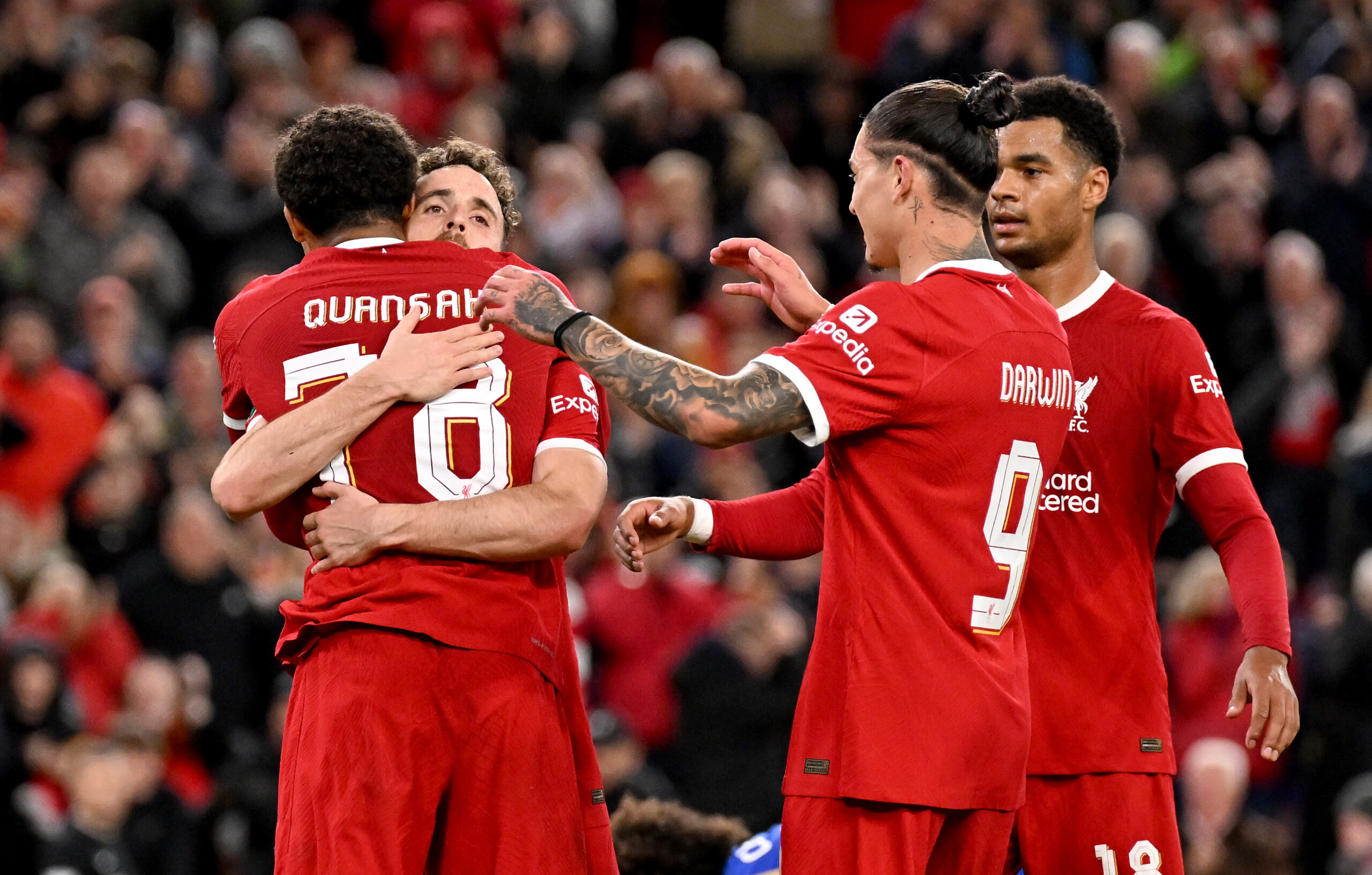 Liverpool festejando gol de Jota