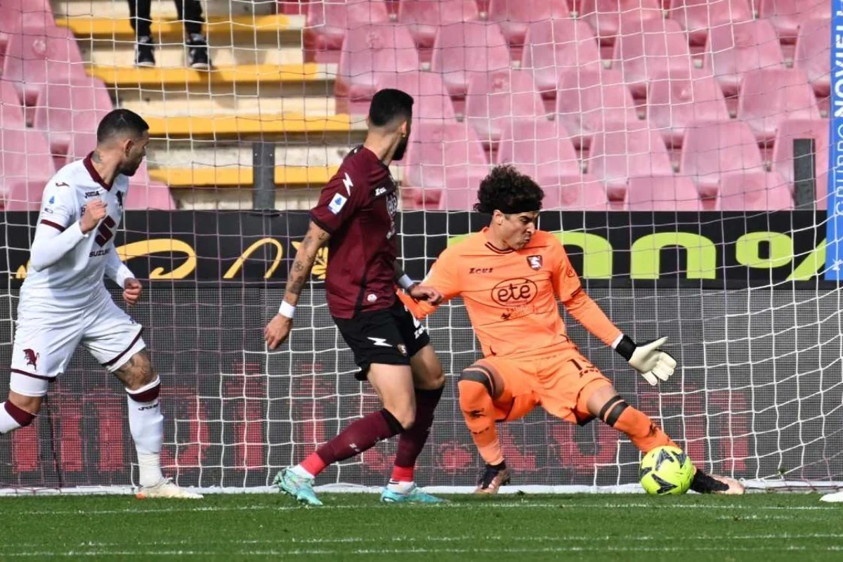 MEMO OCHOA FUE GOLEADO POR EL TORINO