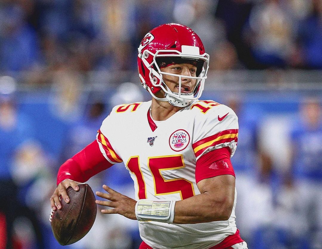 PATRICK MAHOMES, MARISCAL DE CAMPO DE LOS CHIEFS