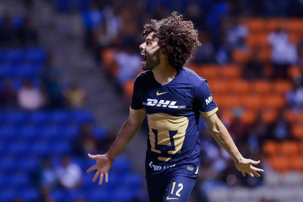 PUMAS VS PUEBLA. CÉSAR HUERTA