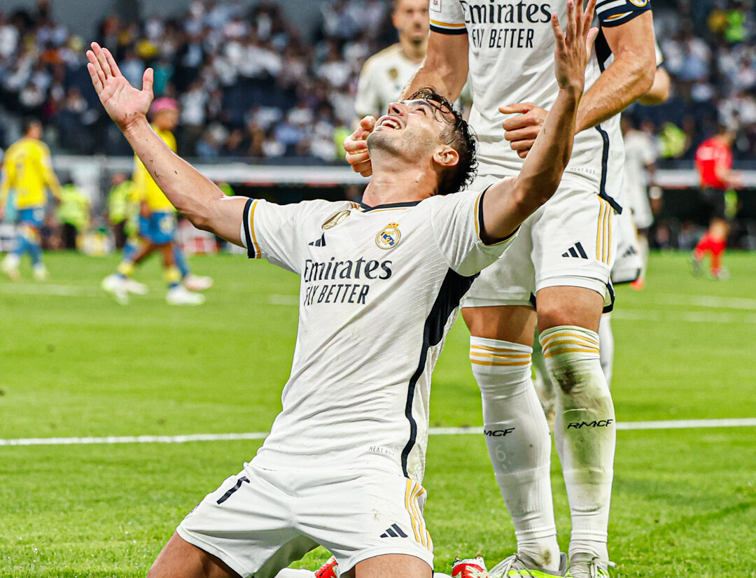 Brahim festejando con Nacho el gol