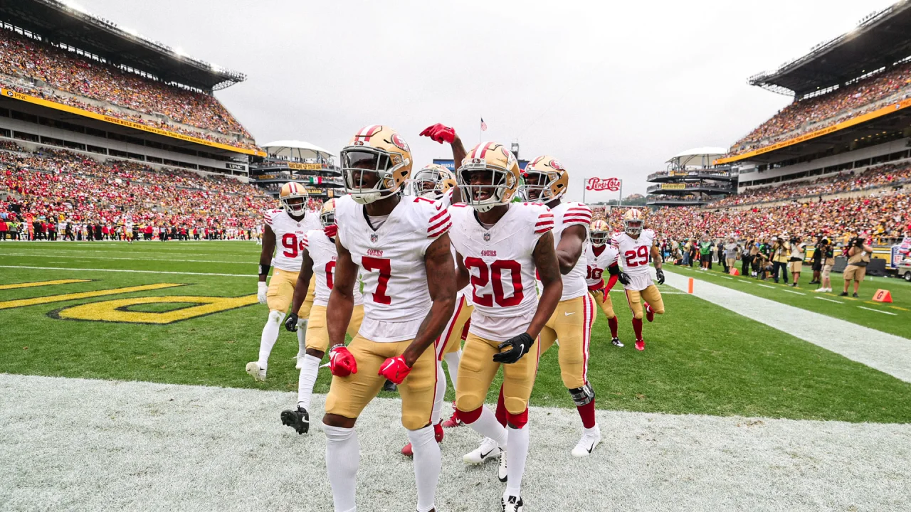 LOS 49ERS FESTEJAN EL TRIUNFO ANTE LOS STEELERS