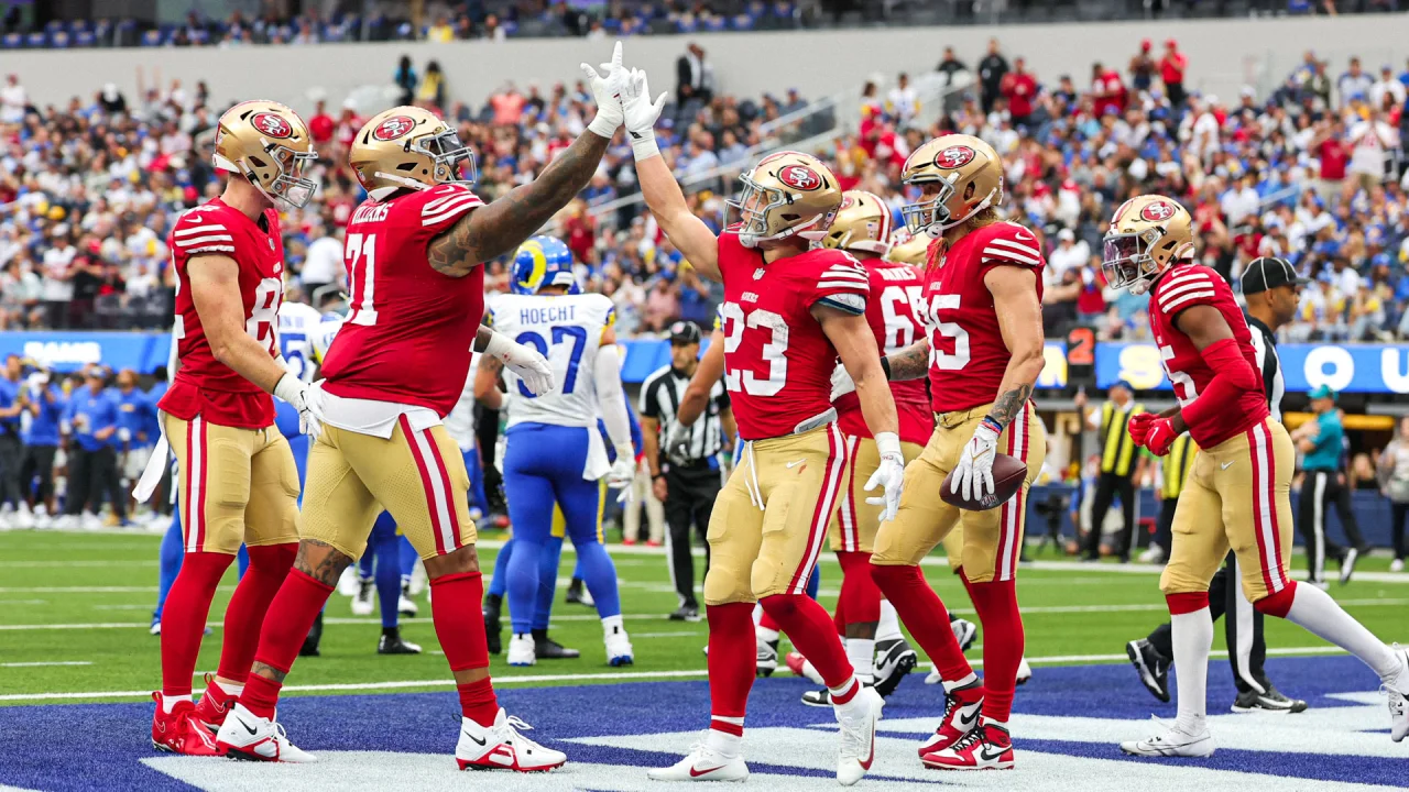 LOS 49ERS FESTEJAN LA VICTORIA ANTE LOS RAMS