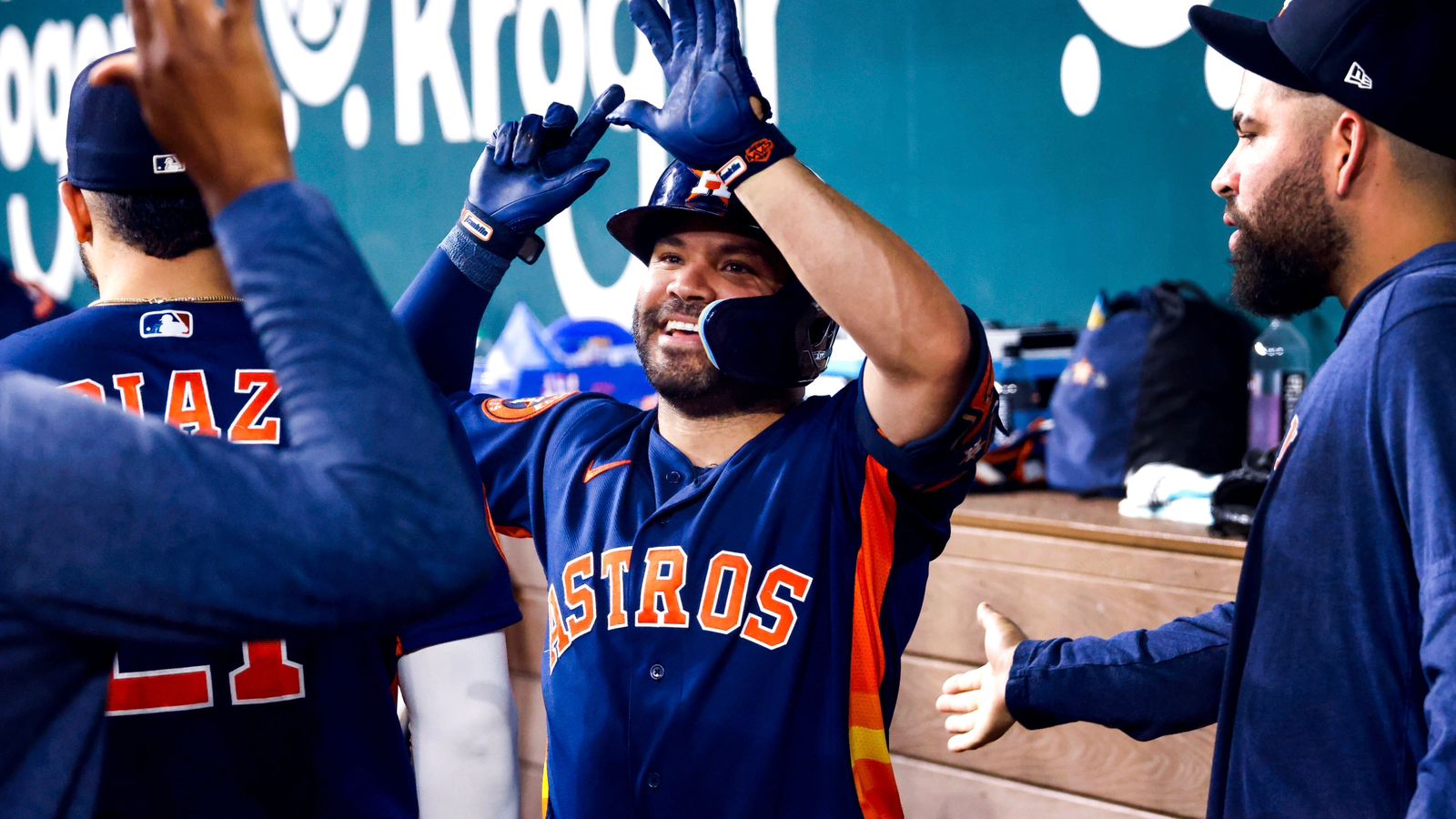 jose altuve vs rangers