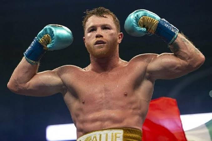 CANELO SE HABIENTA UN ROUND CONTRA JUAN MANUEL MÁRQUEZ