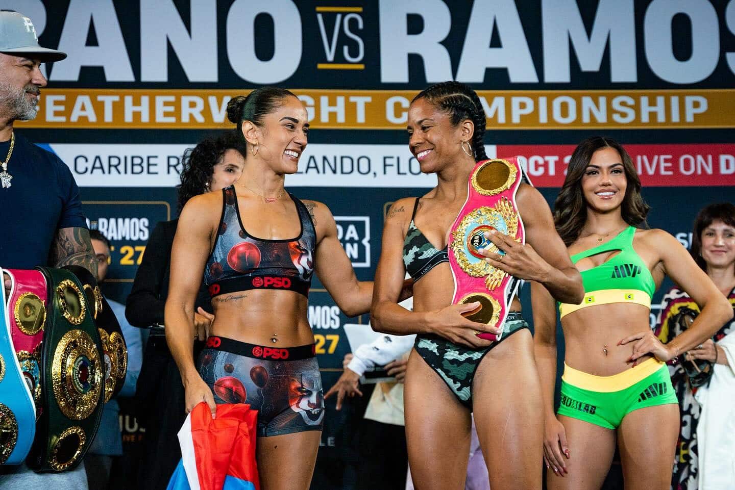 AMANDA SERRANO (IZQUIERDA) Y DANILA RAMOS (DERECHA) LUEGO DEL PESAJE