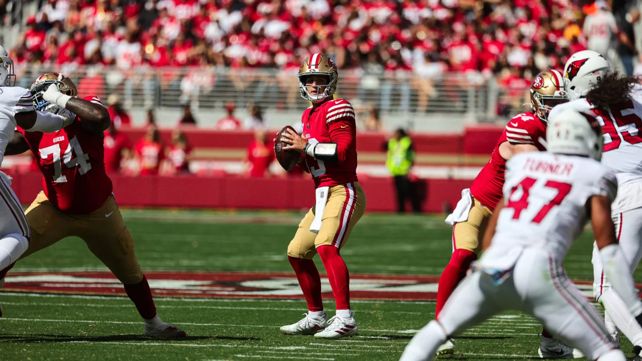 BROCK PURDY DURANTE LA VICTORIA DE LOS 49ERS ANTE LOS CARDINALS