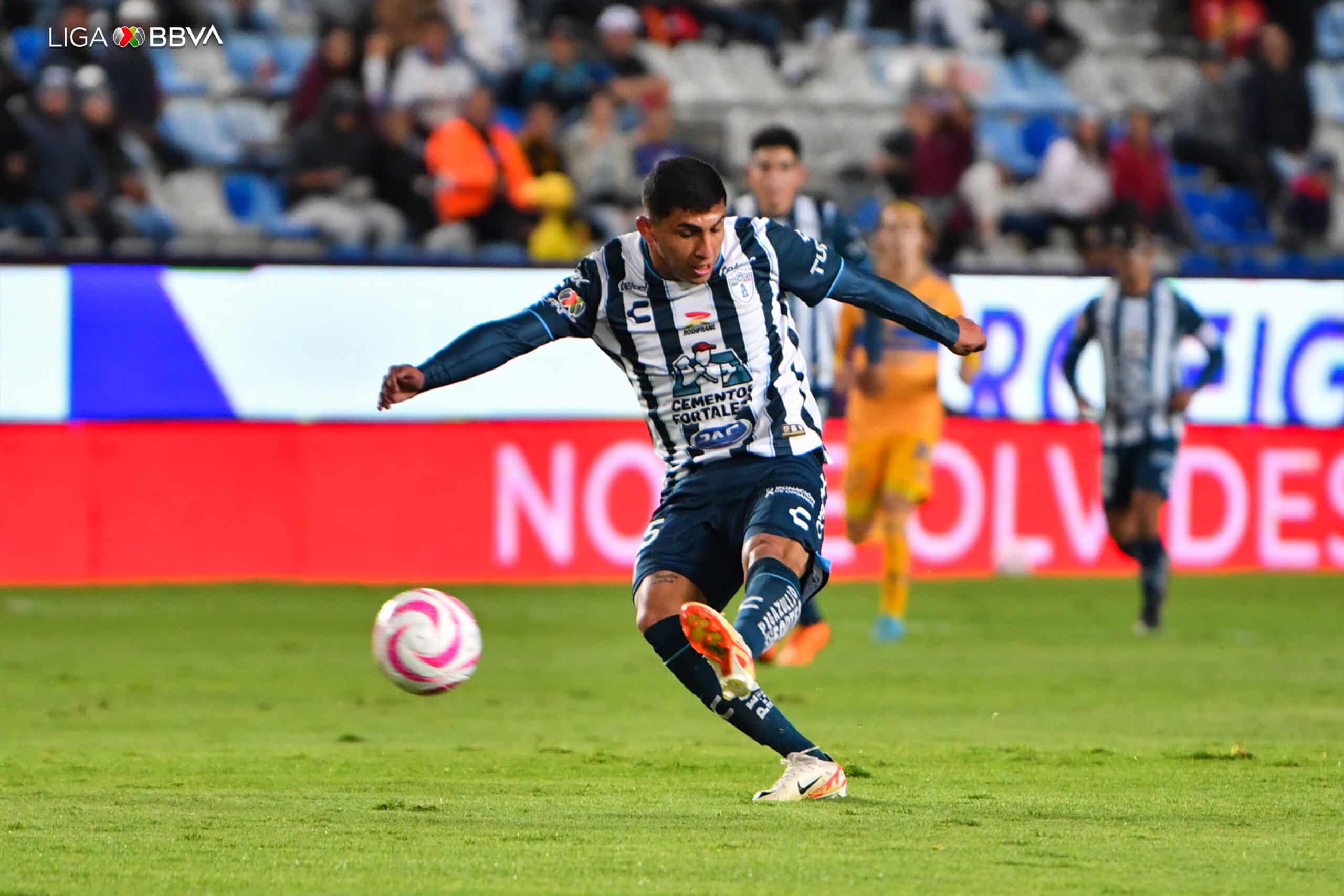 Bryan González gol en Pachuca