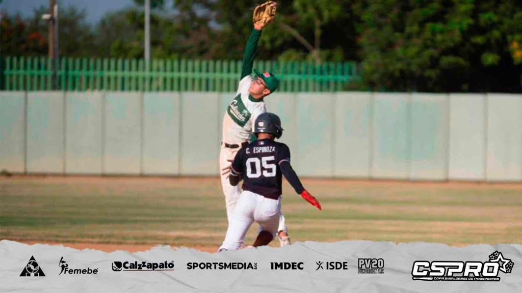 Infield brinca por el tiro del Cátcher en un robo de base