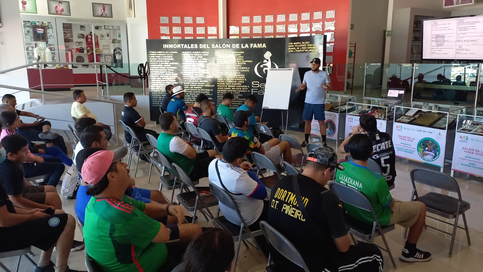 Capacitación para Entrenadores del Sector Popular