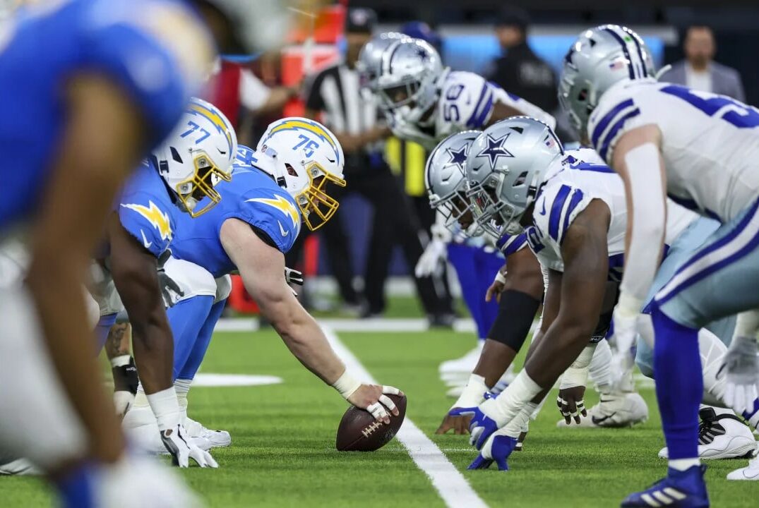 FRENTE A FRENTE DE LOS CHARGERS Y COWBOYS EN DUELO PREVIO