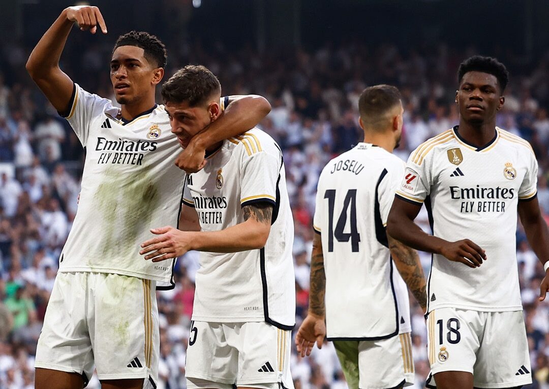 Merengues festejando un gol