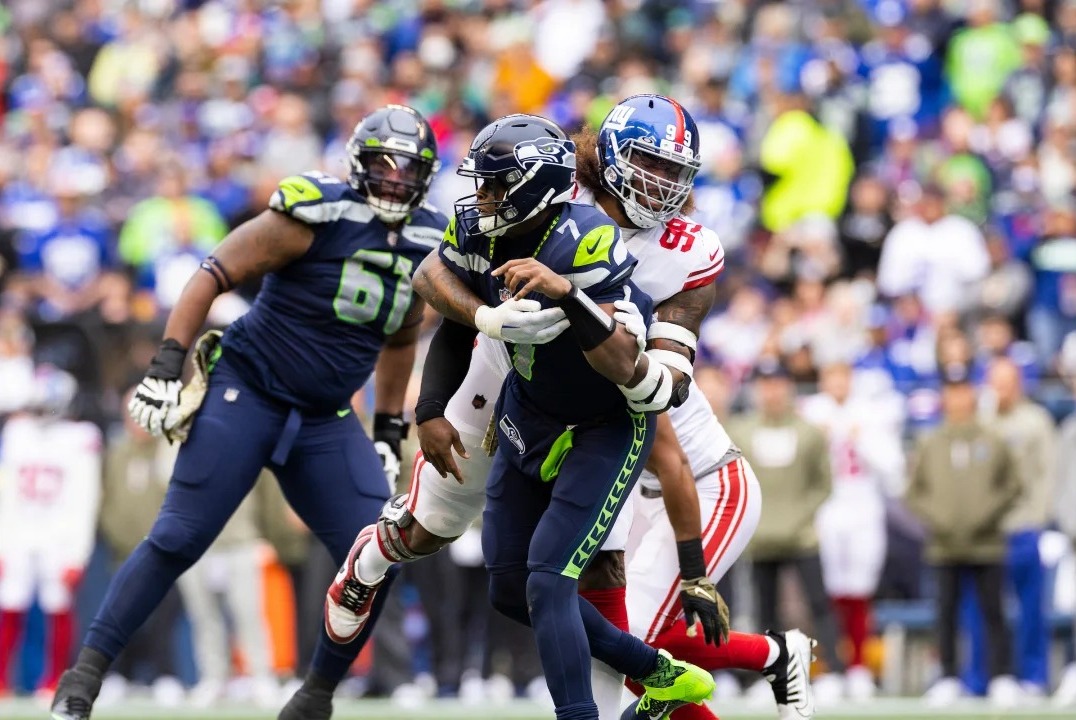 GENO SMITH TACLEADO POR LA DEFENSA DE LOS GIANTS LA TEMPORADA PASADA