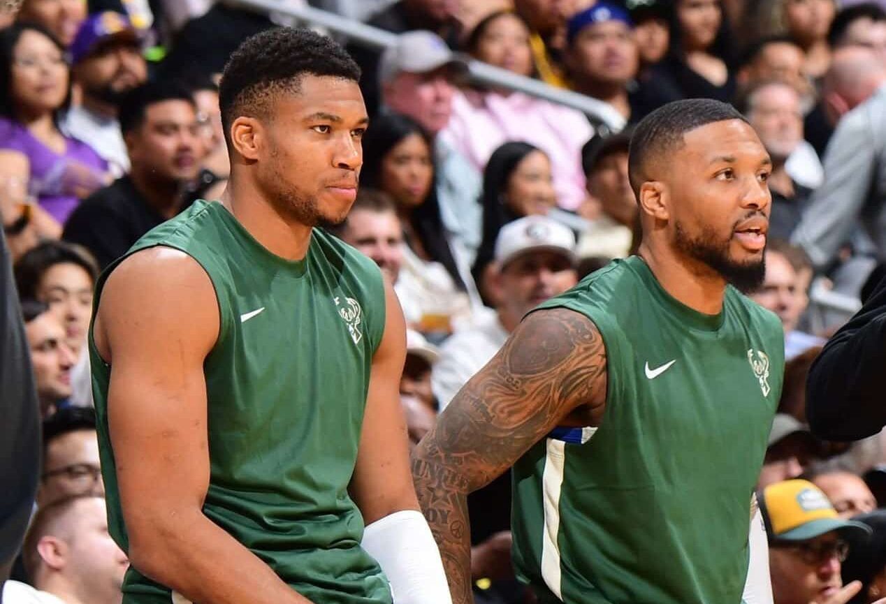 GIANNIS ANTETOKOUNMPO Y DAMIAN LILLARD DE LOS BUCKS, PREVIO A UN PARTIDO DE LA NBA