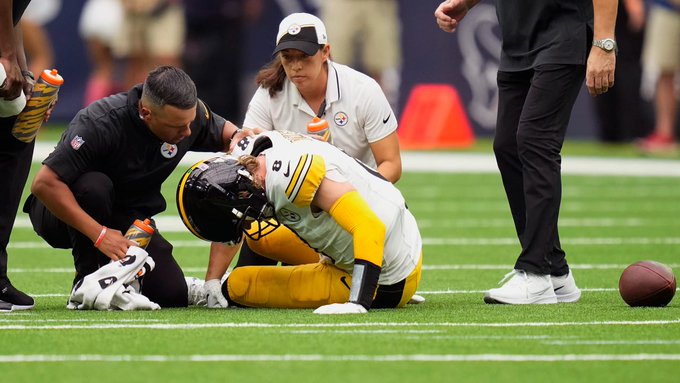 KENNY PICKETT SALIÓ LESIONADO EN LA DERROTA ANTE LOS TEXANS