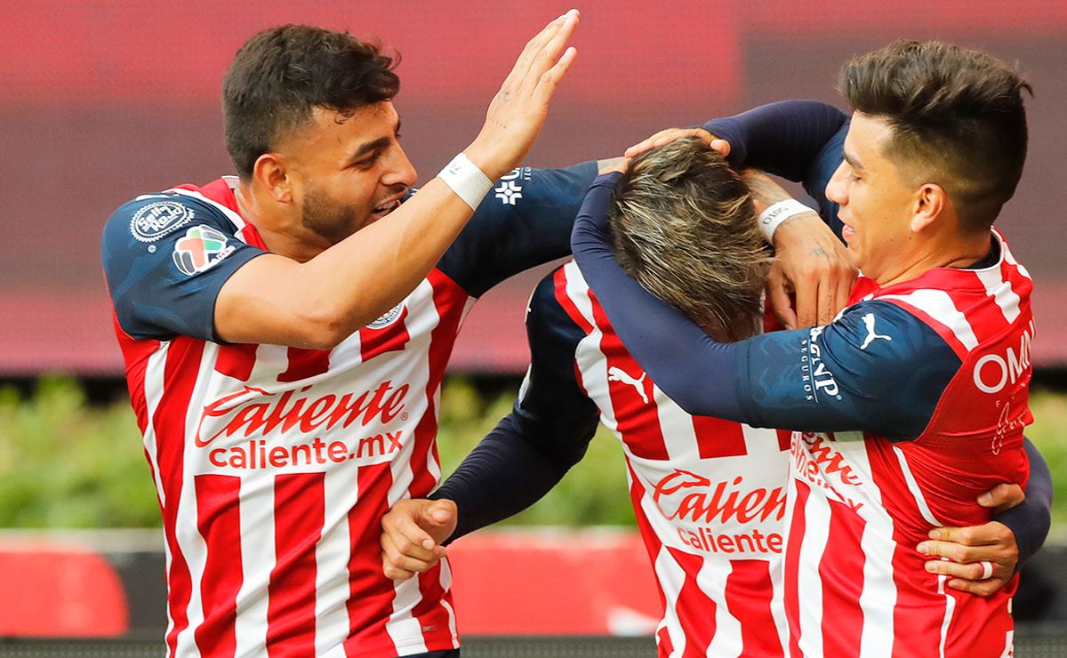 Alexis Vega festejando una anotación