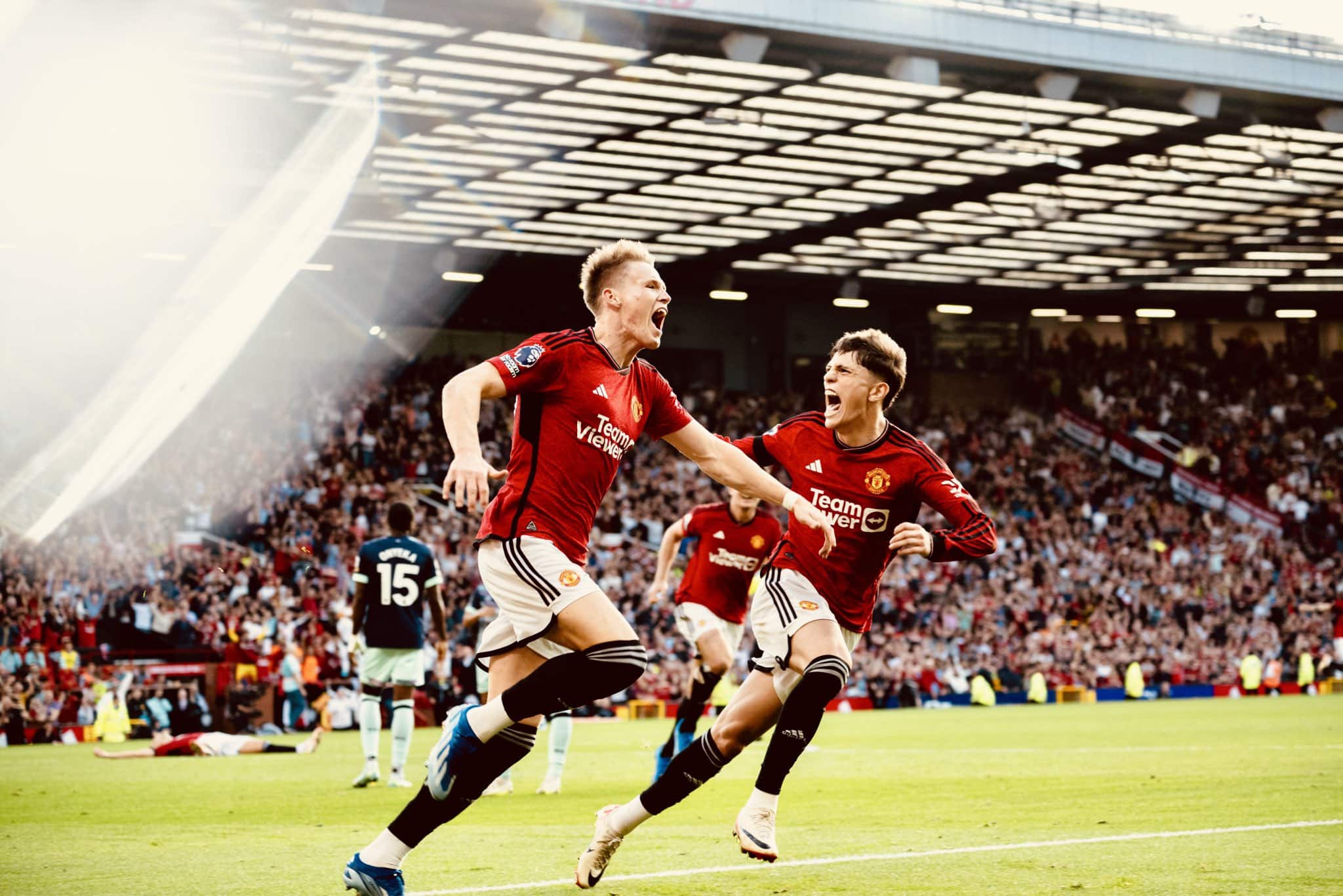 McTominay festejando el gol del triunfo