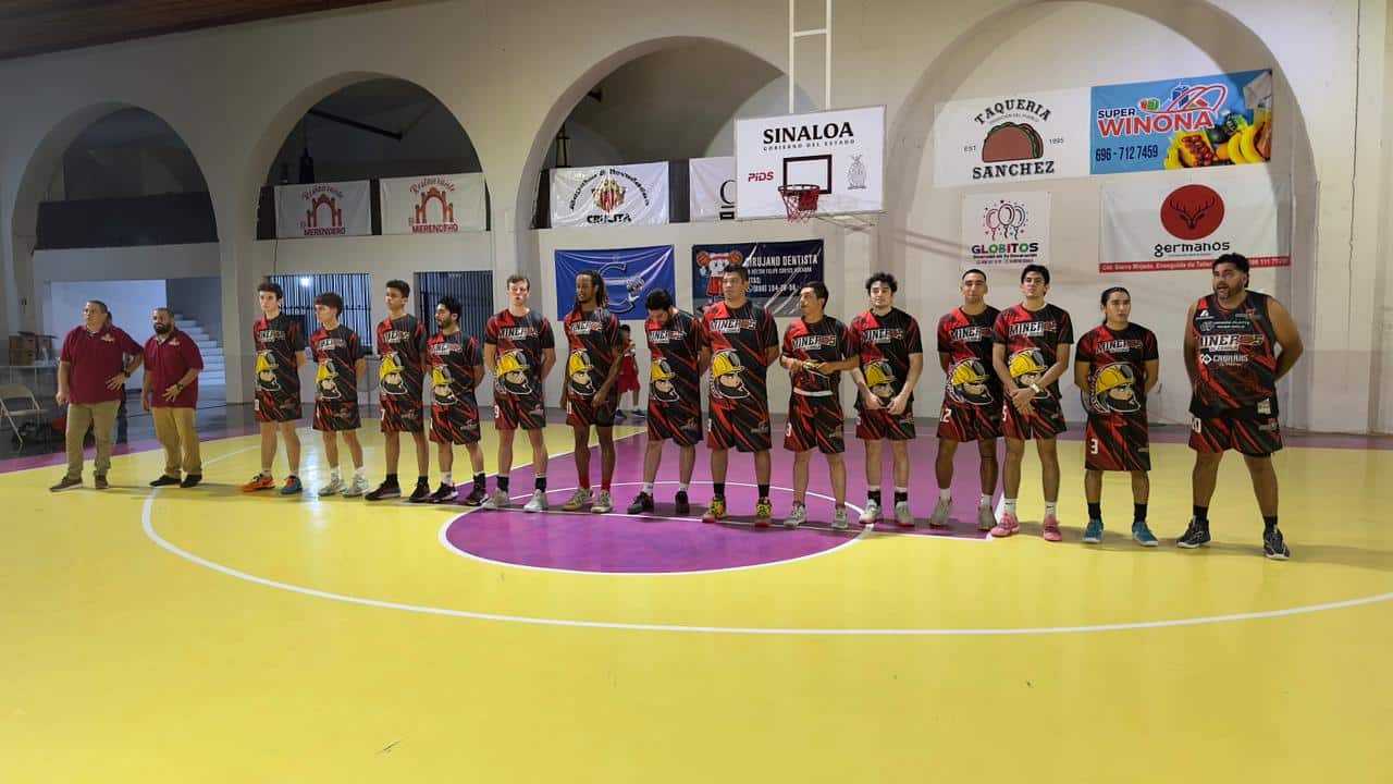MINEROS DE COSALÁ SE TOMA LA FOTO ANTES DEL DUELO ANTE LA PALMA