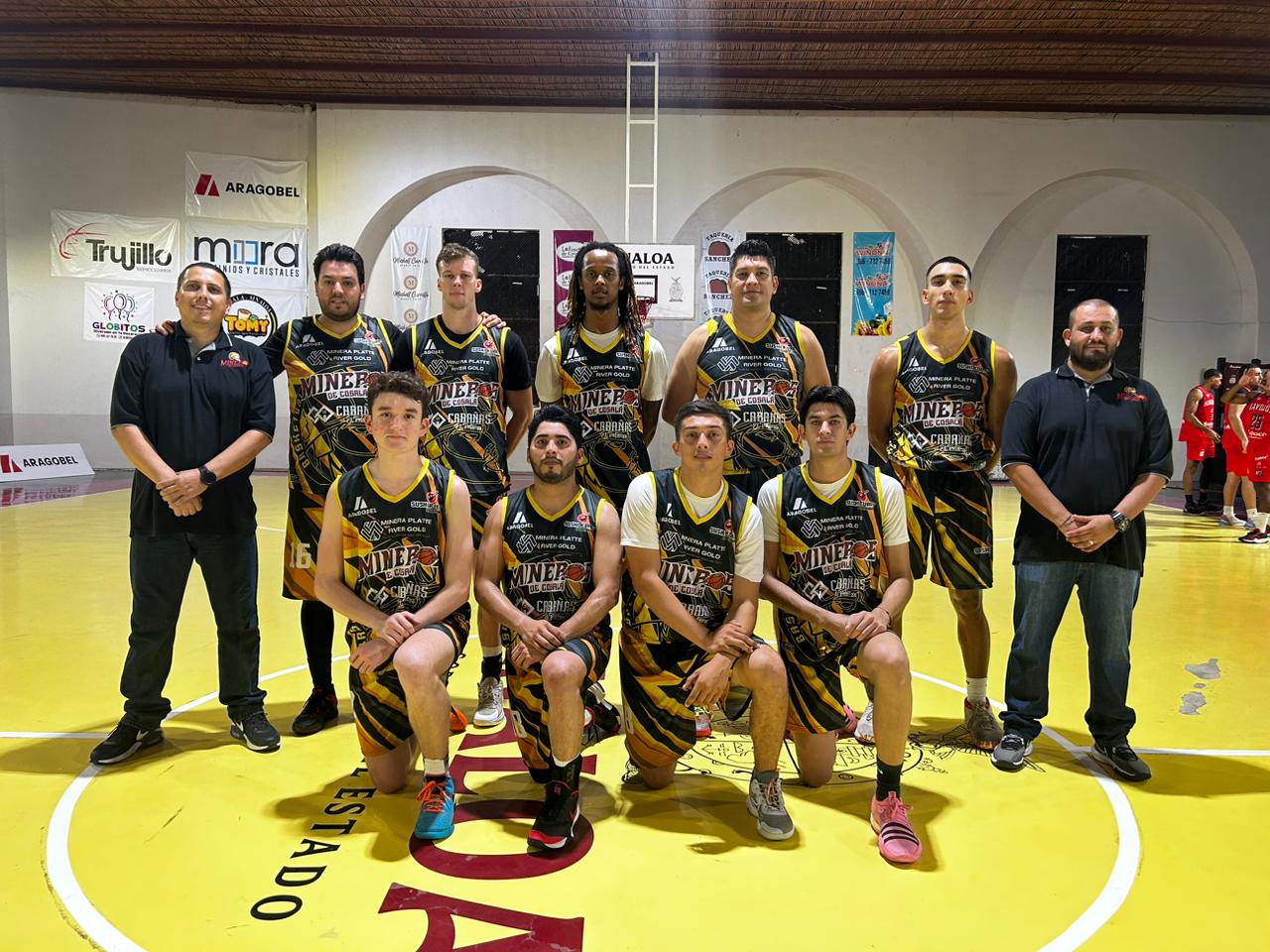 MINEROS DE COSALÁ TRAS LA VICTORIA ANTE PASKOLAS