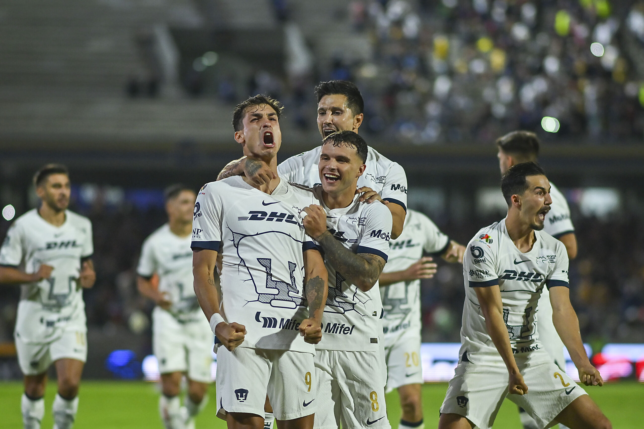 Pumas vs Gallos Blancos