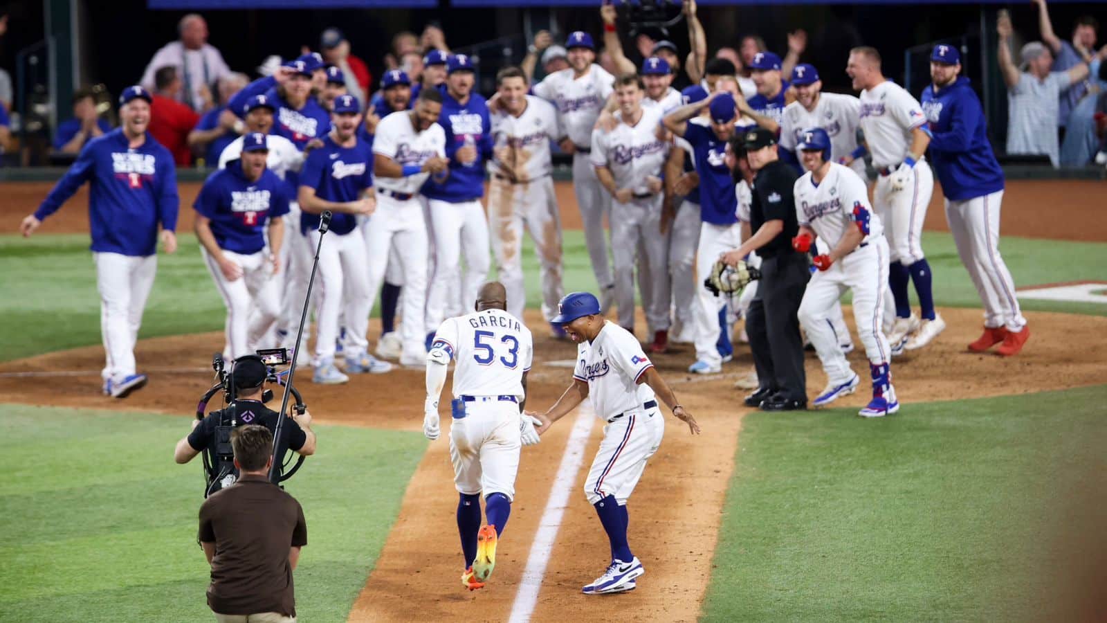 Adolis García HR serie mundial