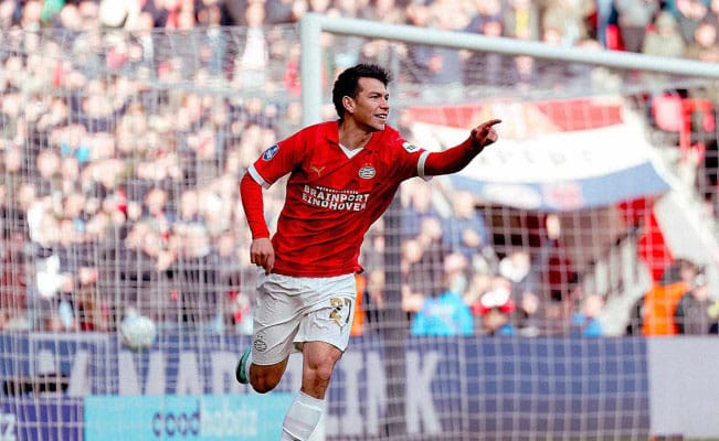 HIRVING LOZANO FESTEJA UN GOL